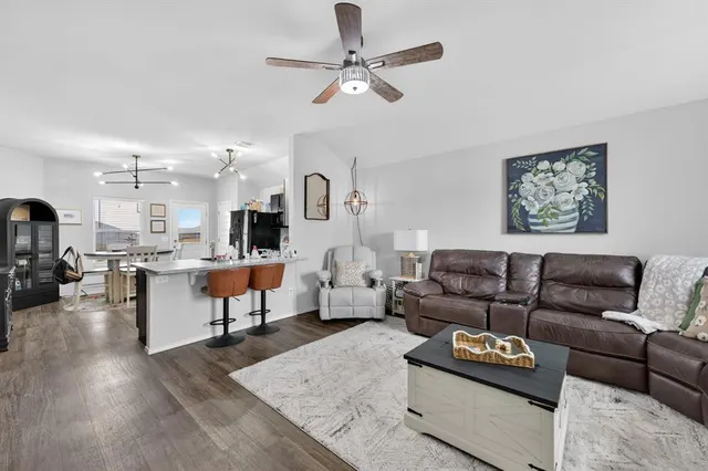 Photo 2 — 11613 NW 95th Street, Yukon, OK 73099
