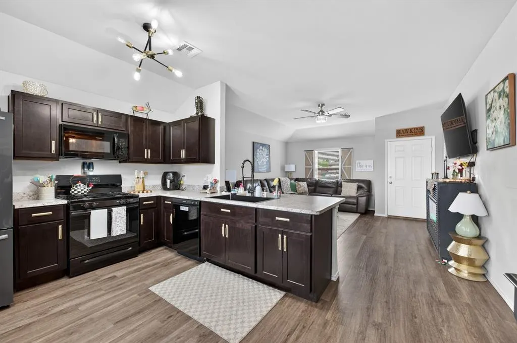 Photo 5 — 11613 NW 95th Street, Yukon, OK 73099