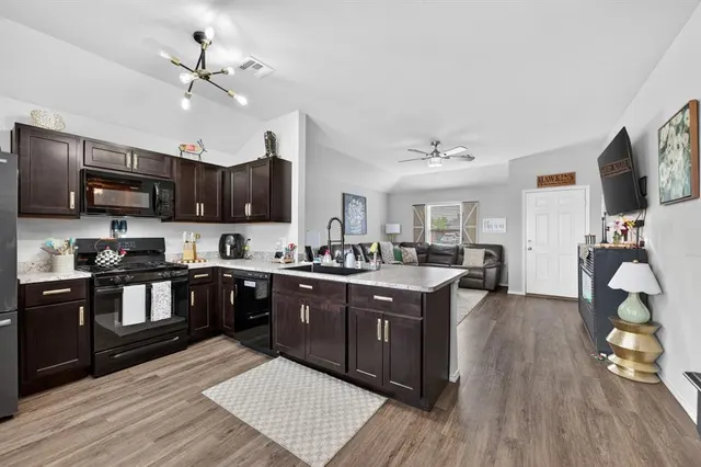 Photo 5 — 11613 NW 95th Street, Yukon, OK 73099