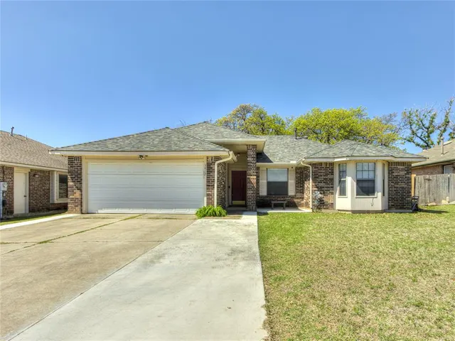 Photo 2 — 1917 Gerrie Street, Midwest City, OK 73130