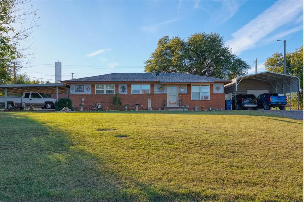 Front exterior — 621 Clifford Avenue, Eakly, OK 73033