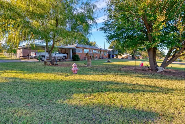 Photo 4 — 621 Clifford Avenue, Eakly, OK 73033
