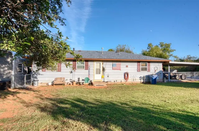 Photo 5 — 621 Clifford Avenue, Eakly, OK 73033