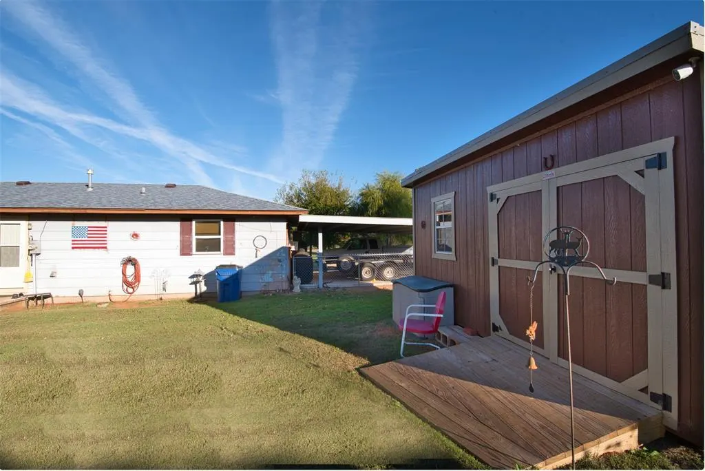 Photo 6 — 621 Clifford Avenue, Eakly, OK 73033