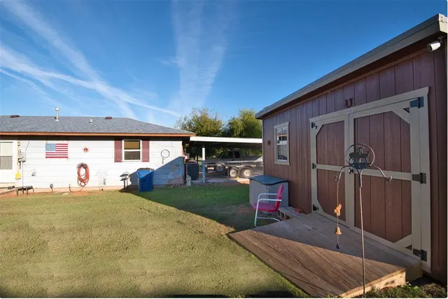 Photo 6 — 621 Clifford Avenue, Eakly, OK 73033