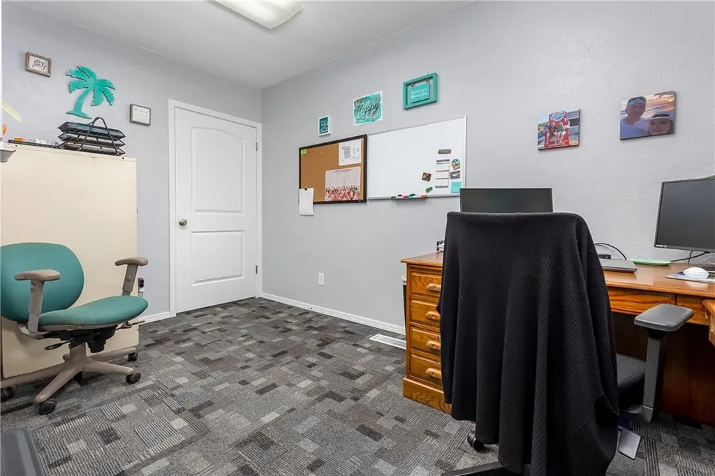Photo 9 — 1808 W Broadway Avenue, Sulphur, OK 73086