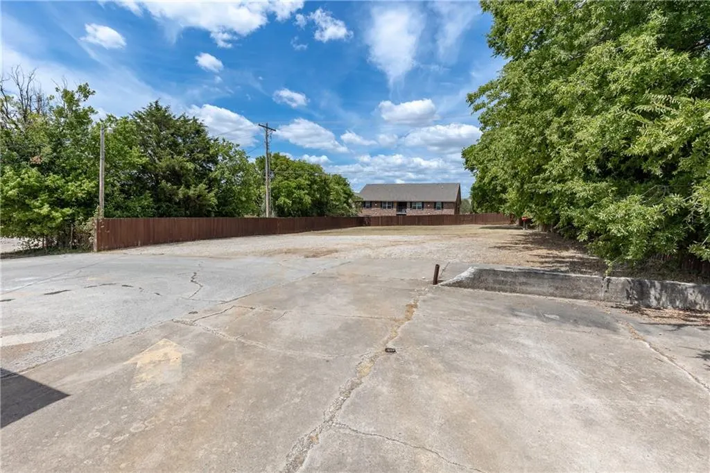 Photo 22 — 1808 W Broadway Avenue, Sulphur, OK 73086