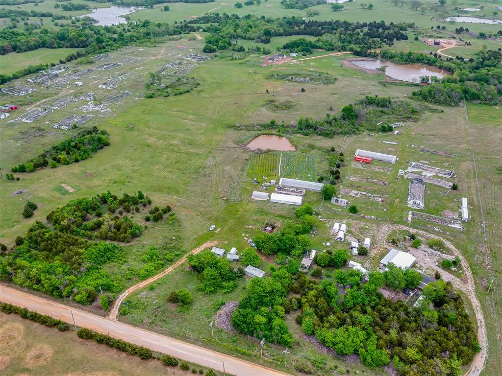 Photo 3 — 28725 Johnson Road, Maud, OK 74854