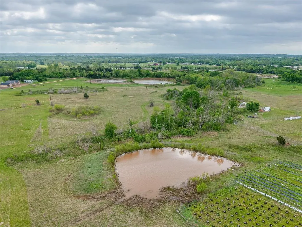 Photo 6 — 28725 Johnson Road, Maud, OK 74854