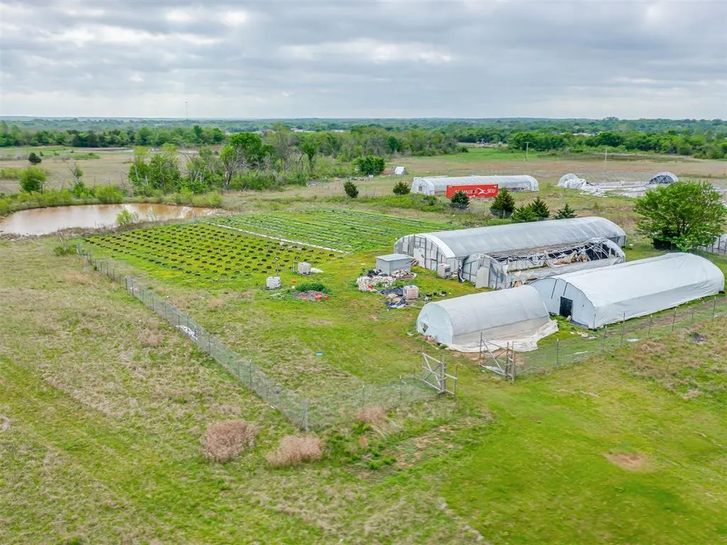 Photo 9 — 28725 Johnson Road, Maud, OK 74854