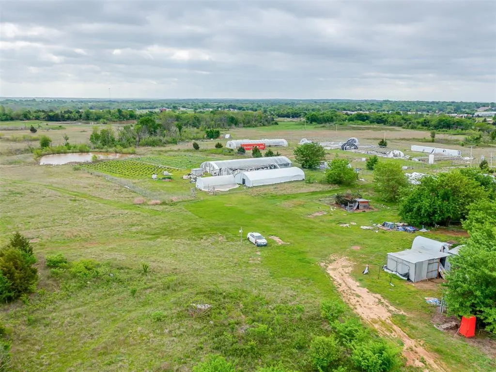 Photo 10 — 28725 Johnson Road, Maud, OK 74854
