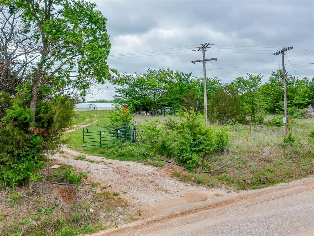 Photo 12 — 28725 Johnson Road, Maud, OK 74854