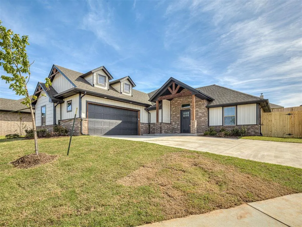 Front exterior — 8401 Hazelwood Way, Edmond, OK 73034