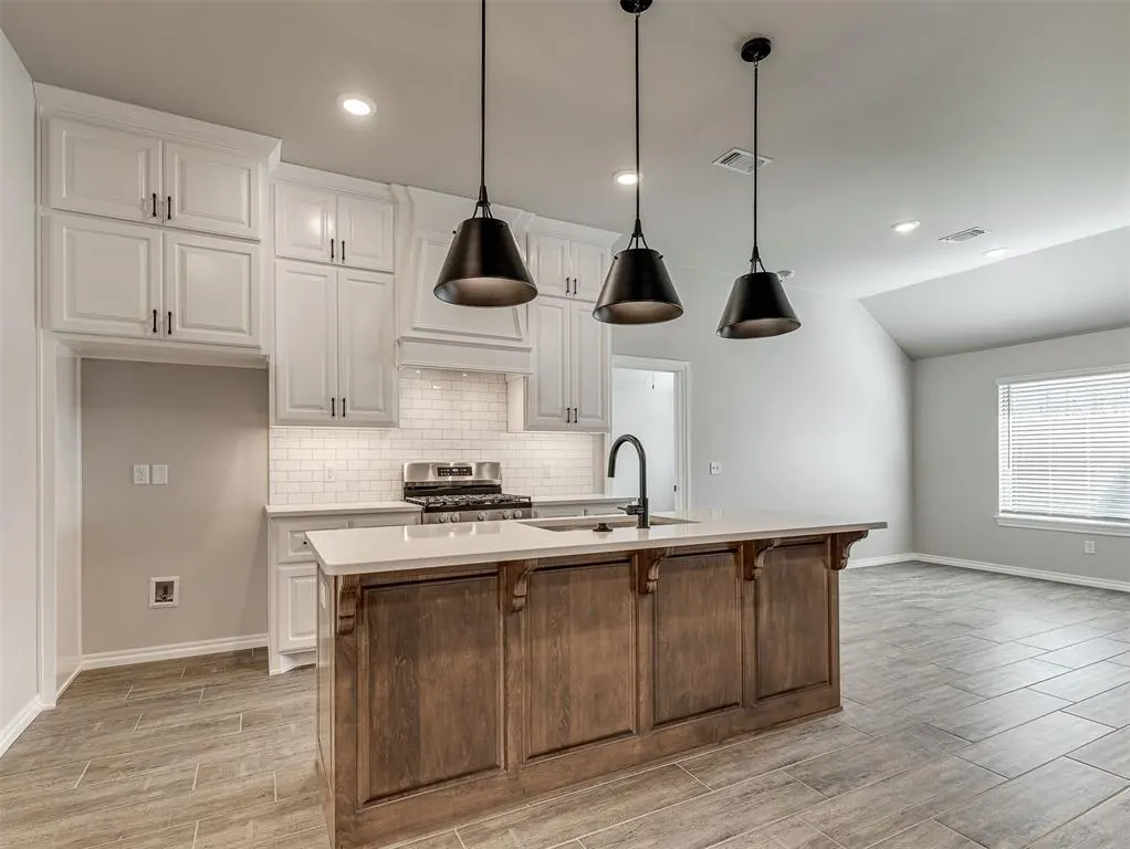 Photo 11 — 8401 Hazelwood Way, Edmond, OK 73034