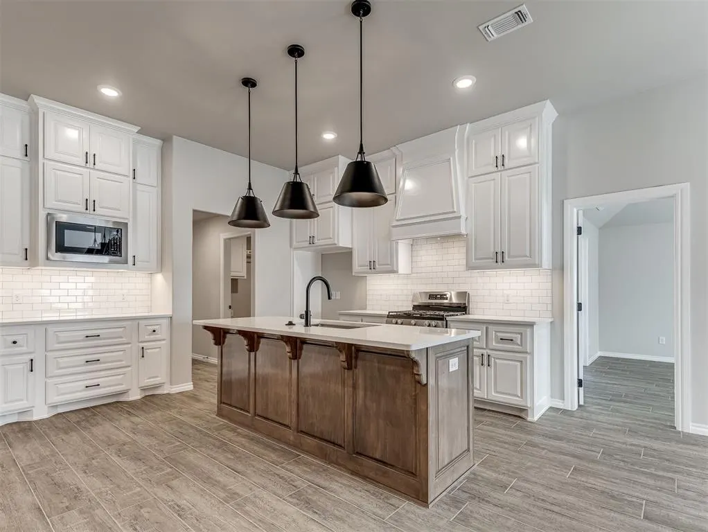Photo 13 — 8401 Hazelwood Way, Edmond, OK 73034