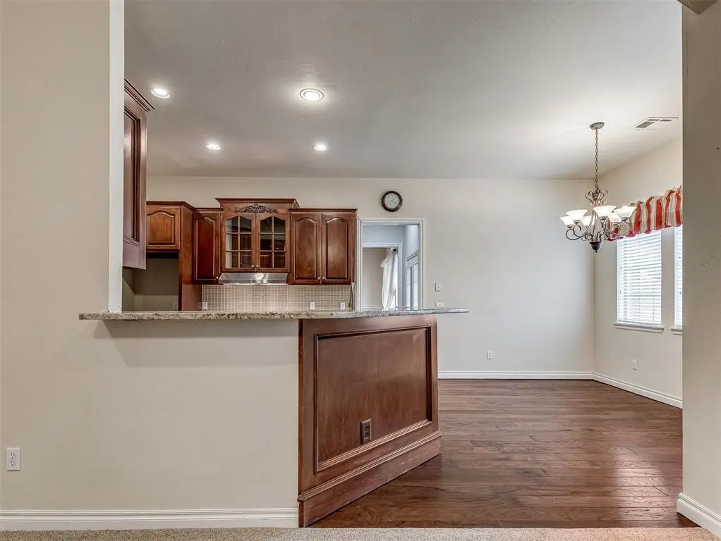 Photo 7 — 1501 Inwood Circle, Edmond, OK 73013