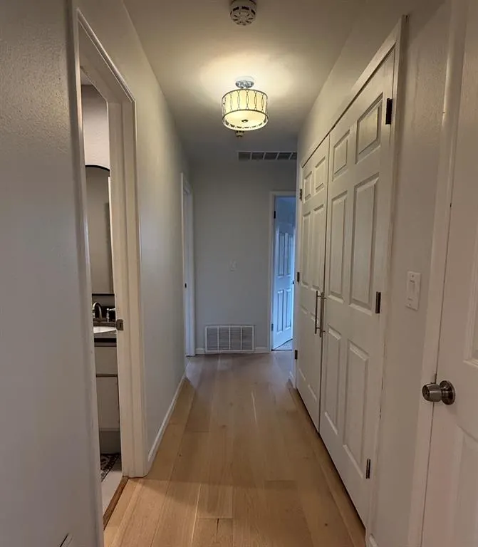 Photo 8 — 3120 Berkshire Way, Oklahoma City, OK 73120