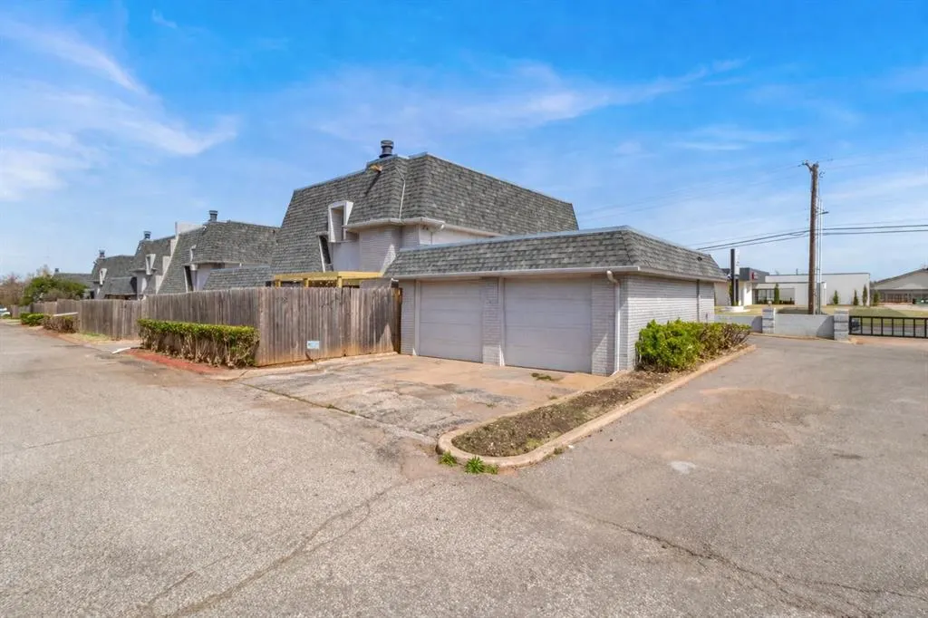 Photo 44 — 11329 N May Avenue, Oklahoma City, OK 73120