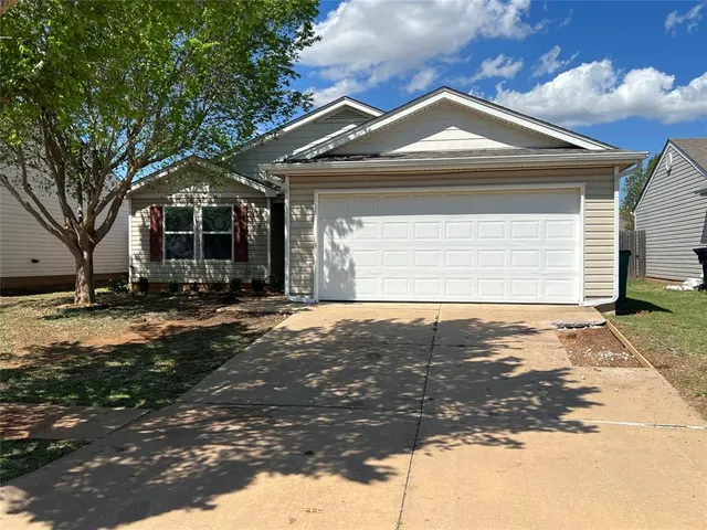 Photo 2 — 1621 NW 144th Terrace, Edmond, OK 73013