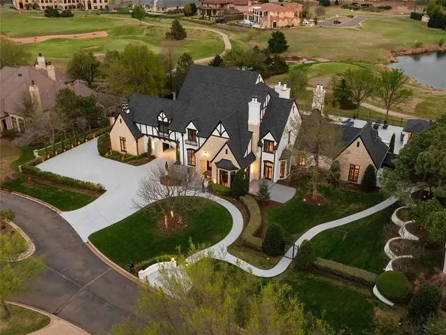 Photo 2 — 5100 Wisteria Drive, Oklahoma City, OK 73142