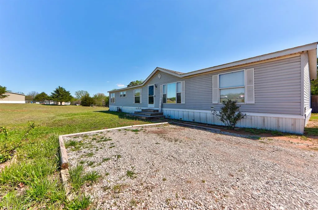 Photo 5 — 10501 E Turtle Creek Circle, Lexington, OK 73051