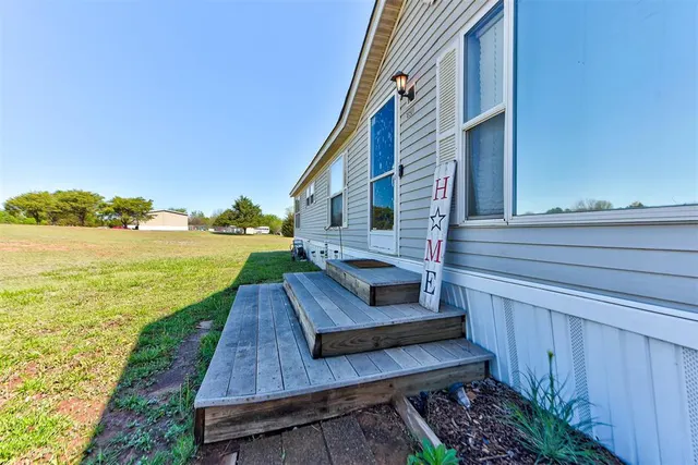Photo 6 — 10501 E Turtle Creek Circle, Lexington, OK 73051