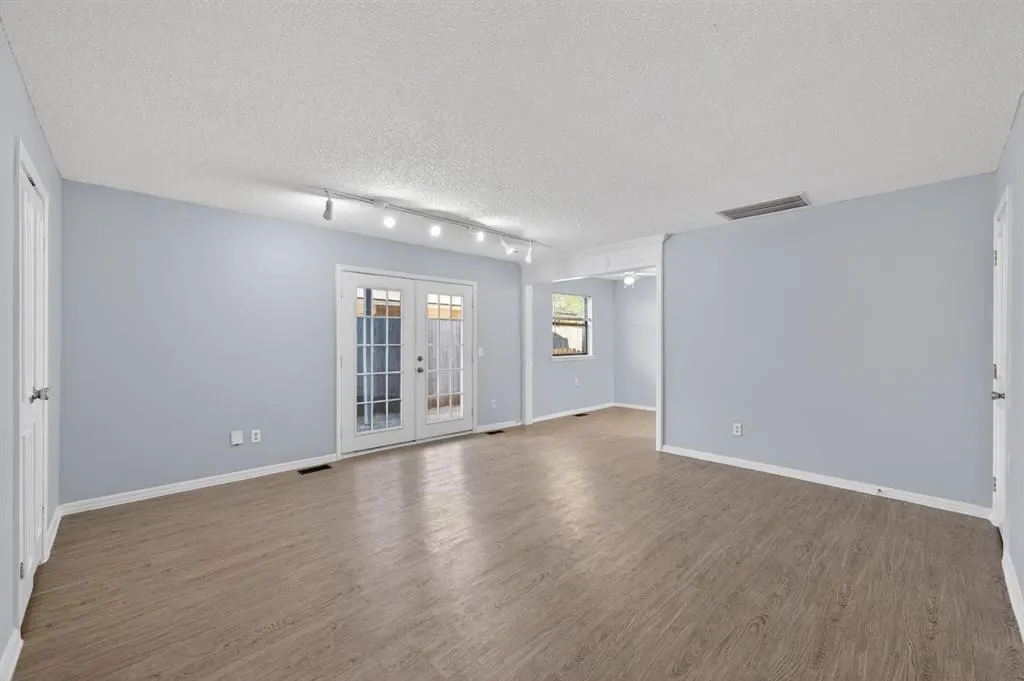 Photo 3 — 1400 Pennington Avenue, Edmond, OK 73012