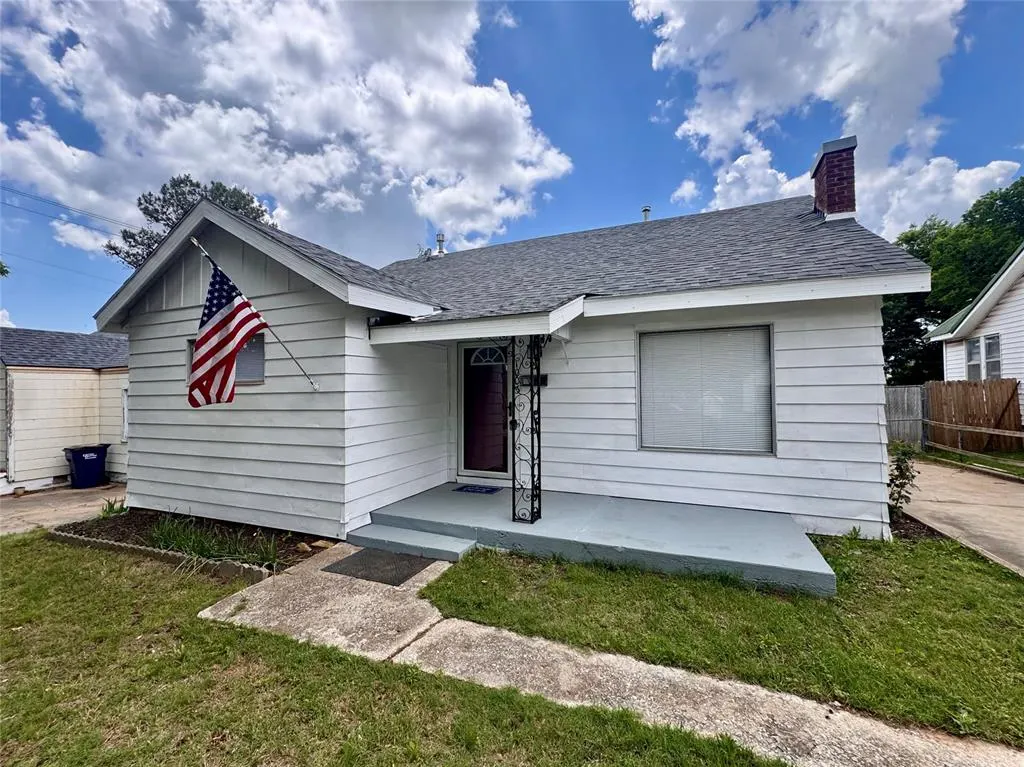 Photo 2 — 1003 McKinley Street, Seminole, OK 74868