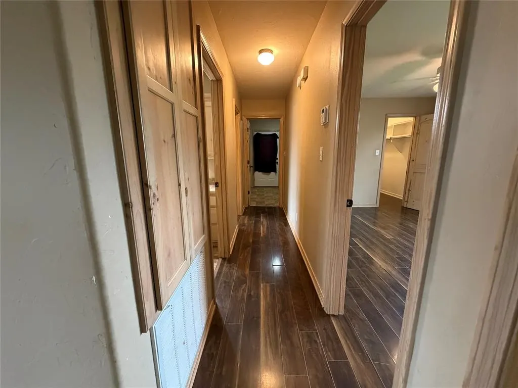 Photo 14 — 904 4th Street, Maysville, OK 73057