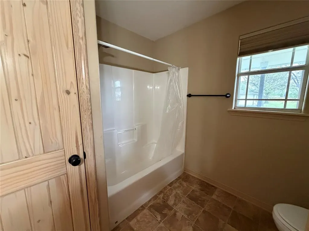Photo 19 — 904 4th Street, Maysville, OK 73057