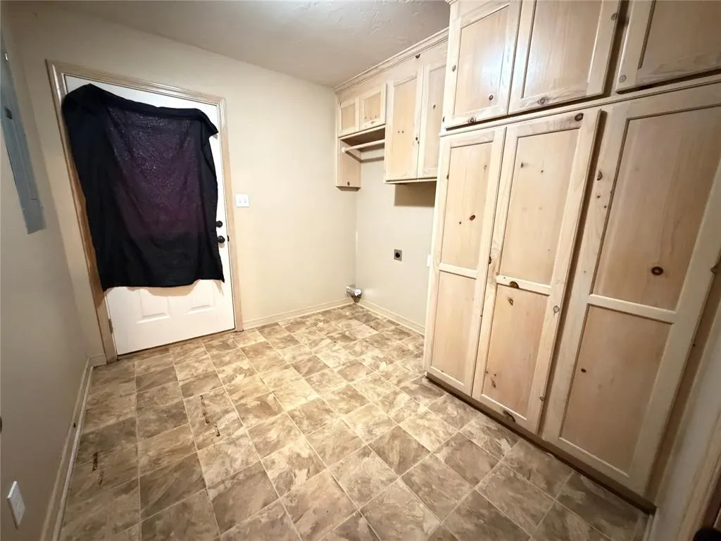 Photo 24 — 904 4th Street, Maysville, OK 73057