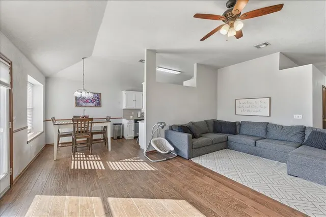 Photo 4 — 10304 Lighthouse Court, Oklahoma City, OK 73159