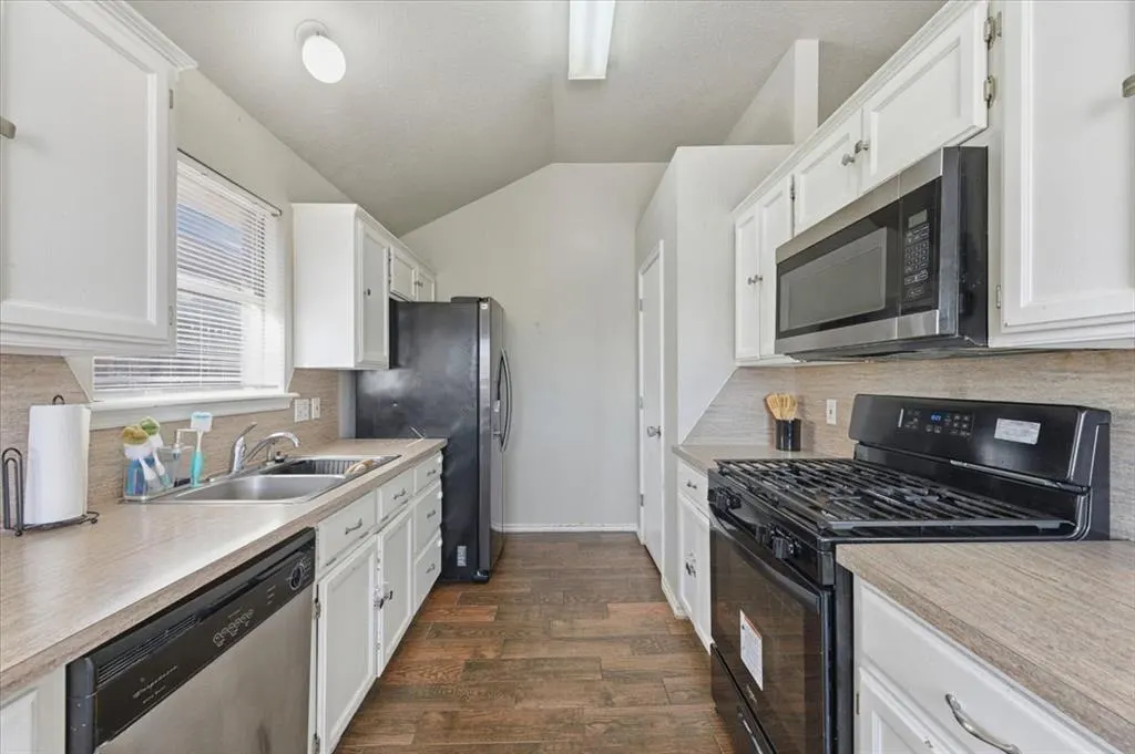 Photo 7 — 10304 Lighthouse Court, Oklahoma City, OK 73159