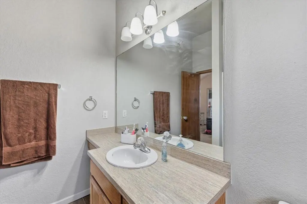 Photo 12 — 10304 Lighthouse Court, Oklahoma City, OK 73159