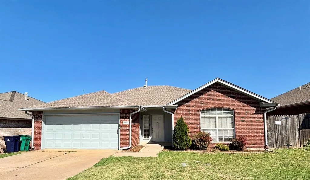 Photo 2 — 10304 Lighthouse Court, Oklahoma City, OK 73159