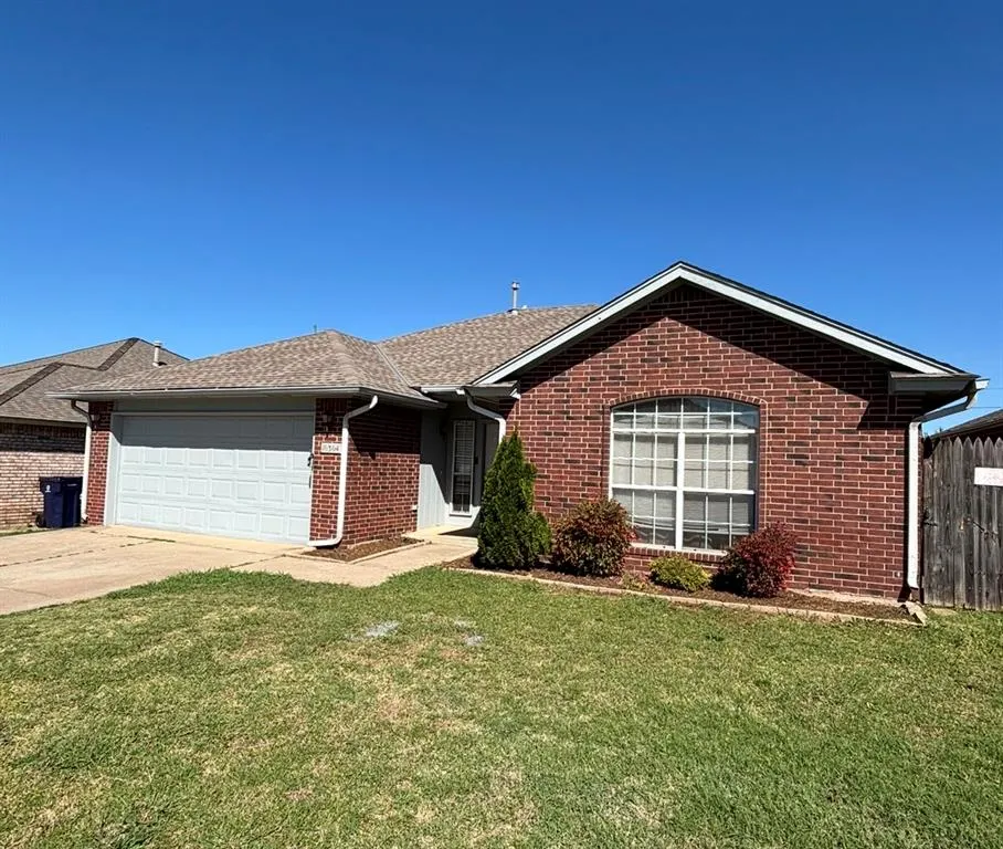 Photo 3 — 10304 Lighthouse Court, Oklahoma City, OK 73159