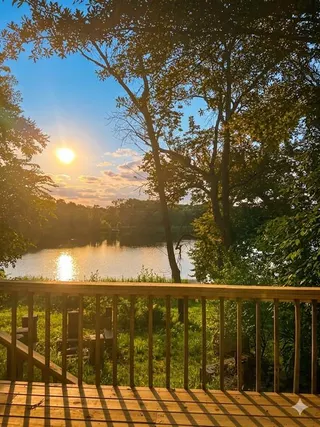 Sold home at 1106 Peninsula Drive