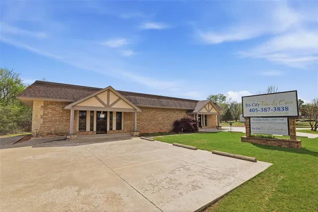 Photo 4 — 100 NW 16th Street, Newcastle, OK 73065