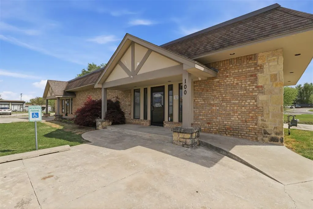 Photo 6 — 100 NW 16th Street, Newcastle, OK 73065