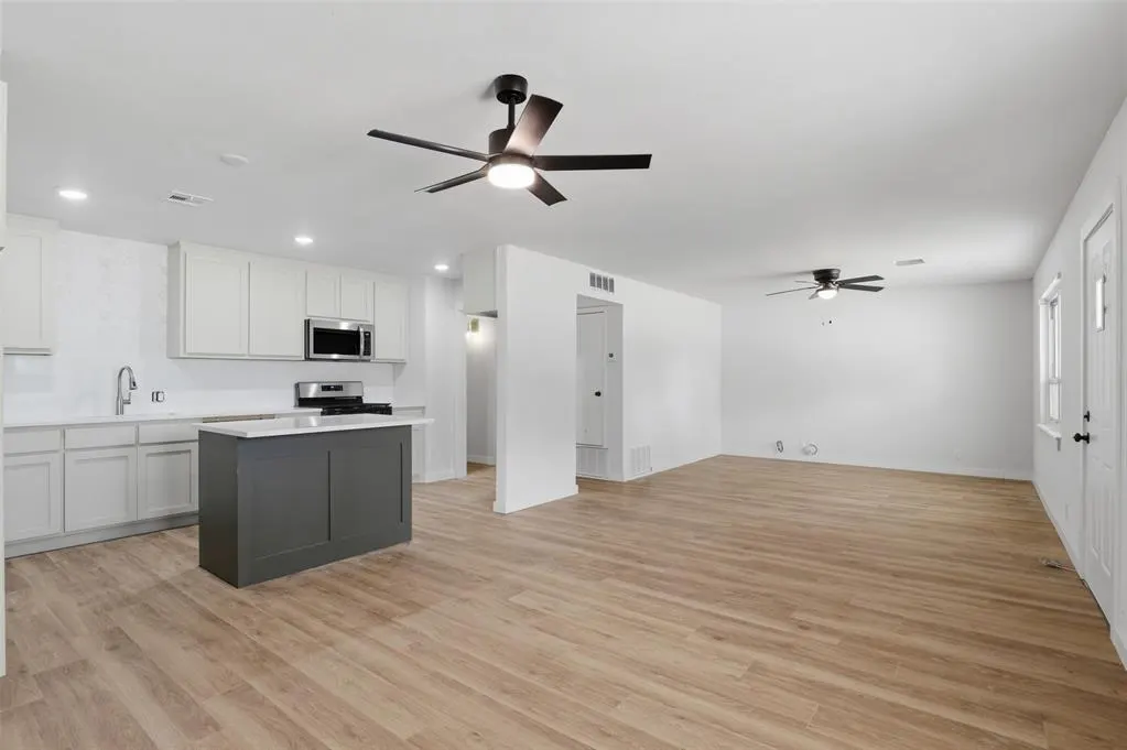 Photo 2 — 3017 NE Cimarron Trail, Lawton, OK 73507