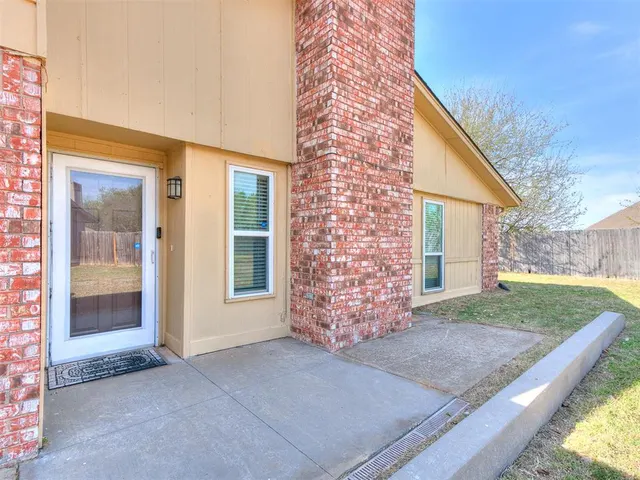 Photo 7 — 317 SW 92nd Street, Oklahoma City, OK 73139