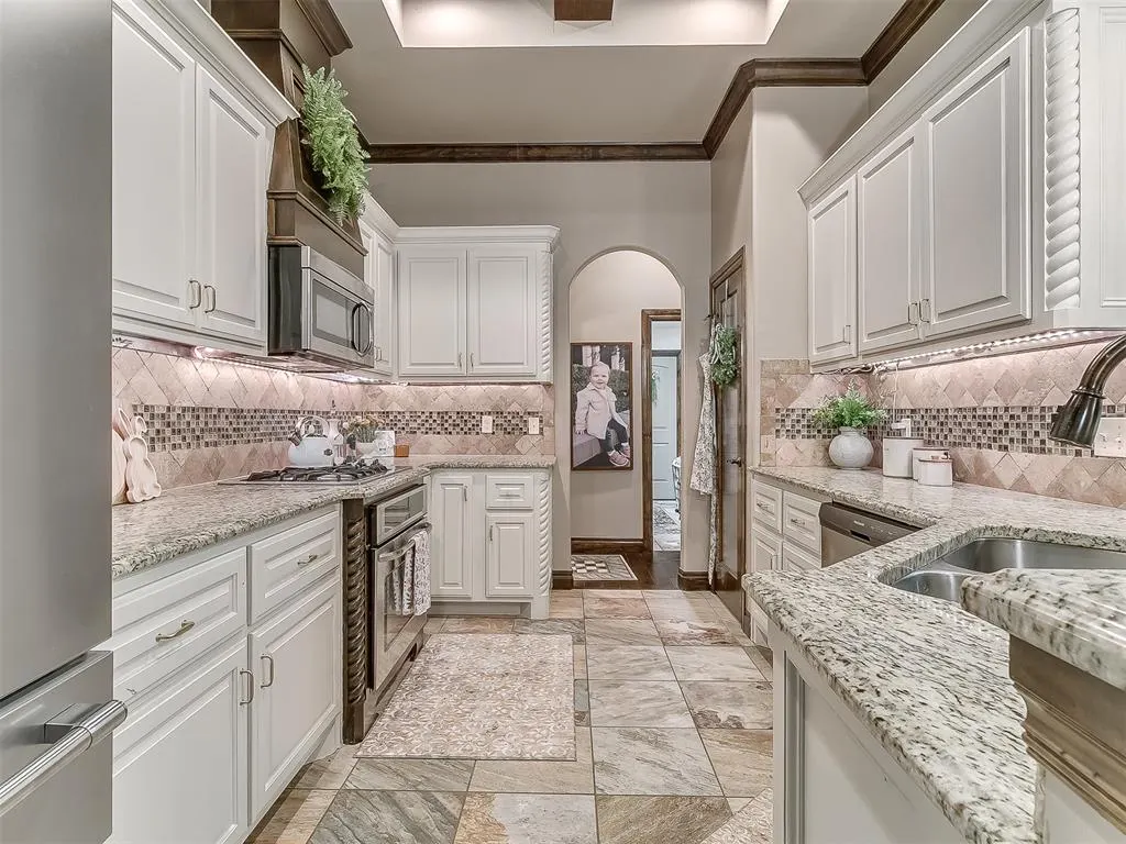 Photo 8 — 5808 Lindhurst Road, Edmond, OK 73034