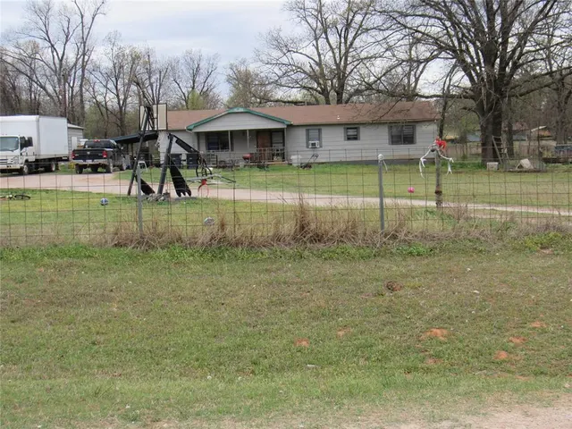 Photo 6 — 3 Clearpond Lane, Shawnee, OK 74801