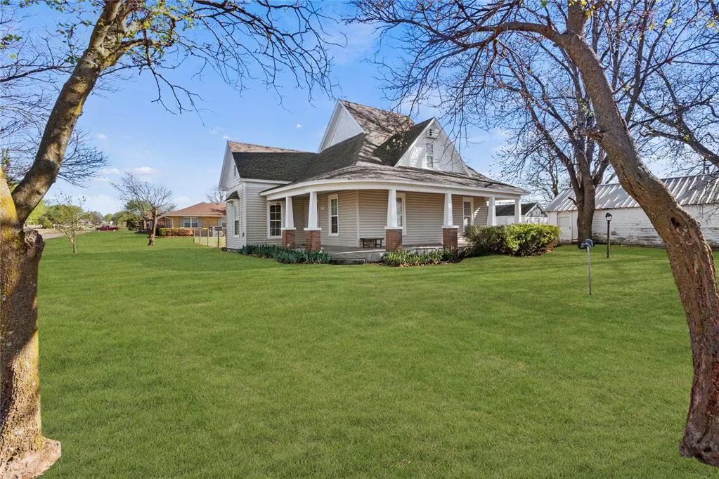 Photo 3 — 701 N 6th Street, Thomas, OK 73669