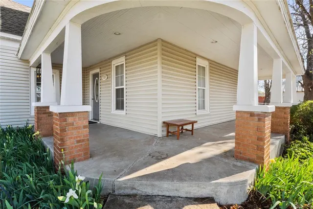 Photo 5 — 701 N 6th Street, Thomas, OK 73669