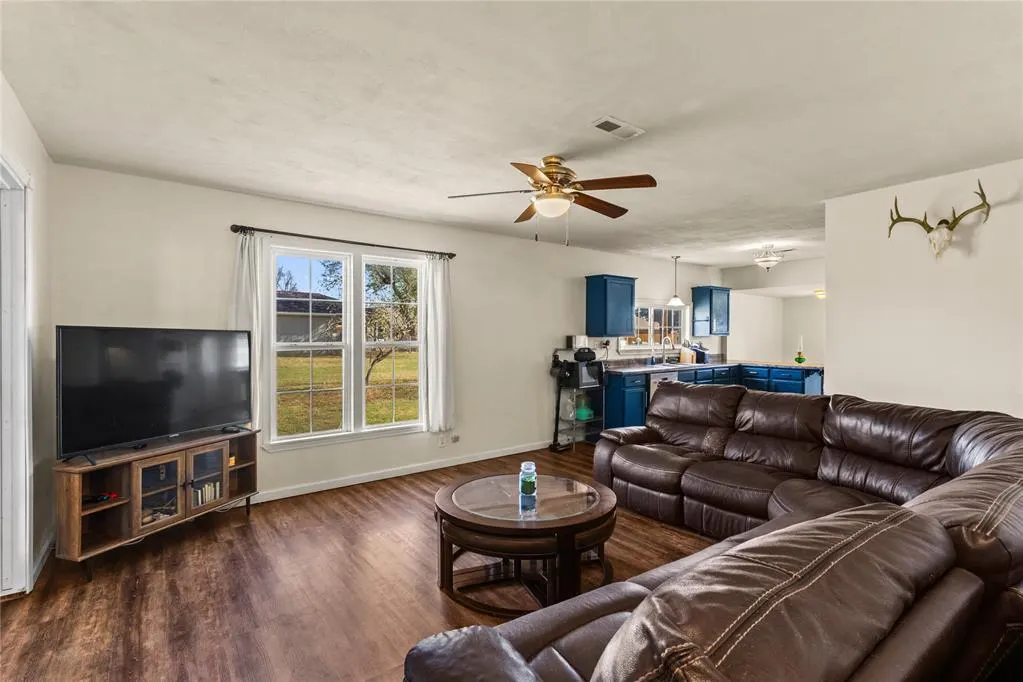 Photo 7 — 701 N 6th Street, Thomas, OK 73669