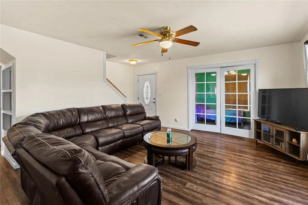 Photo 9 — 701 N 6th Street, Thomas, OK 73669