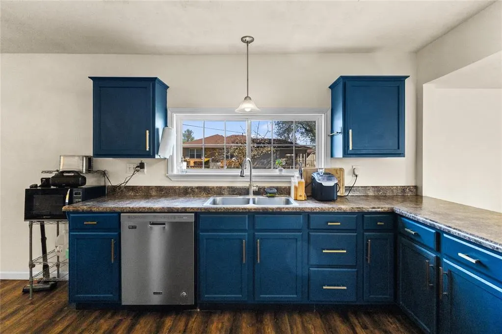 Photo 12 — 701 N 6th Street, Thomas, OK 73669