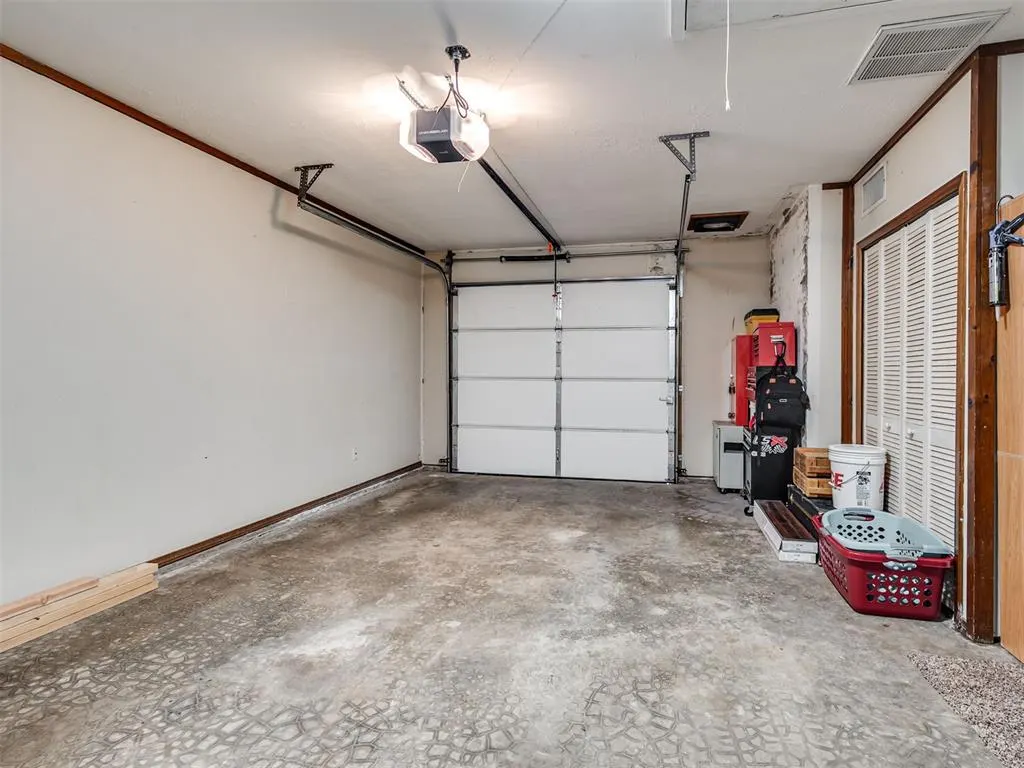 Photo 32 — 1509 W London Street, El Reno, OK 73036