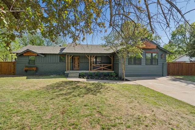 Front exterior — 832 Oakbrook Drive, Norman, OK 73072